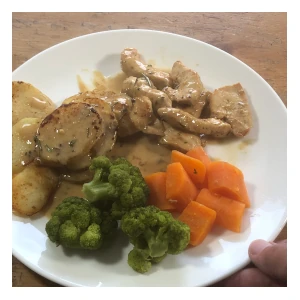 Dutch creamy chicken with sauteed potatoes